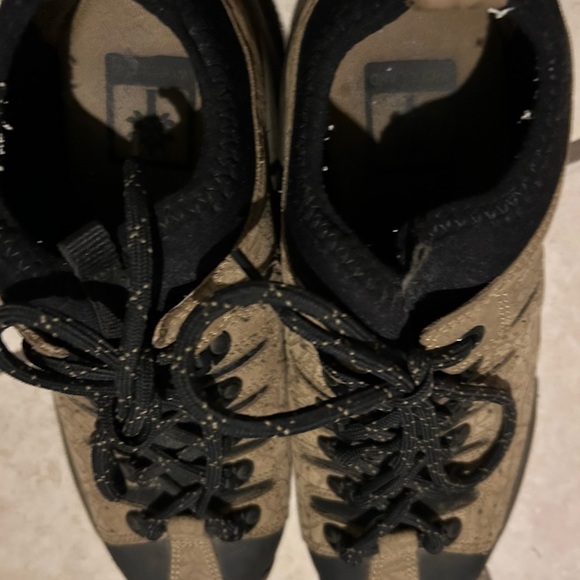 WOODLAND  LEATHER  SHOES MEN'S 41 (size8) - Picture 5 of 6